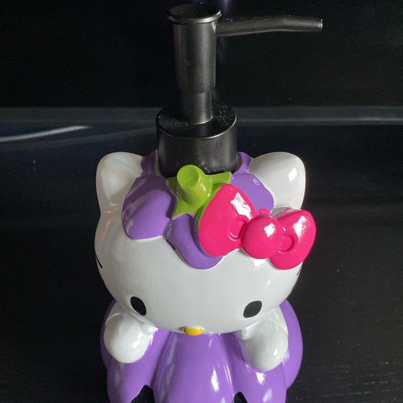 New 2024 Sanrio Hello Kitty Halloween Soap Dispenser, Purple Pumpkin Design - Picture 4 of 4